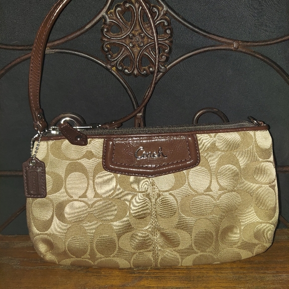 Coach clutch - Picture 4 of 4